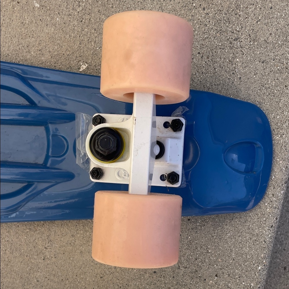 Blue Skateboard for Kids for age 6 and up - Picture 9 of 11